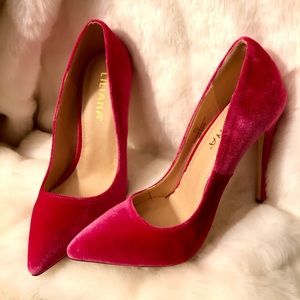 Size 7.5 hot pink Stiletto pointy toed heels 5”